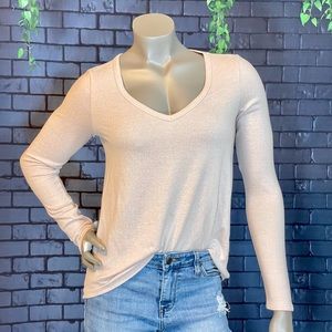 American Eagle soft, light pink, V-neck, high low, lightweight sweater